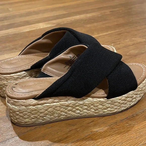 Women's Black Wedge Sandals slides size 8 universal thread - Picture 1 of 11